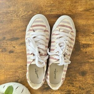 Canvas sneakers Size 10